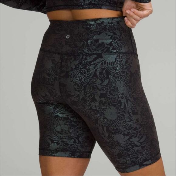 Lululemon Logo Flourish Black Iridescent 8" Foil Wunder Train High-Rise Short 4 - Picture 11 of 11